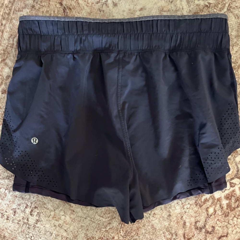Lululemon Women's Navy Athletic Shorts with Perforated Detail - Picture 2 of 3